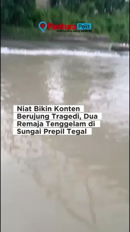 PanturaPost.com, TEGAL – Dua remaja dilaporkan tenggelam di Sungai Prepil, yang berada di perbatasan Kota dan Kabupaten Tegal, pada Kamis (16/10/2025) sore. Peristiwa nahas itu terjadi sekitar pukul 15.40 WIB saat keduanya diduga sedang membuat konten video dengan melompat dari Jembatan Besi Langon yang memiliki ketinggian sekitar 15 meter. Berdasarkan rekaman video yang diterima PanturaPost.com, kedua korban terlihat bersiap melompat sambil direkam oleh seorang teman dari bawah jembatan. Sesaat setelah melompat, salah satu dari mereka tampak kesulitan berenang dan terseret arus. Rekan yang merekam kejadian tersebut tidak dapat memberikan pertolongan karena mengaku juga tidak bisa berenang. Baca Juga: Hujan Deras Bikin Rumah di Paguyangan Brebes Ambruk, Warga Minta Pemerintah Bergerak Cepat! Ahmad (20), salah satu saksi yang kebetulan melintas di lokasi kejadian, mengatakan dirinya melihat warga mulai berkumpul di sekitar jembatan. 