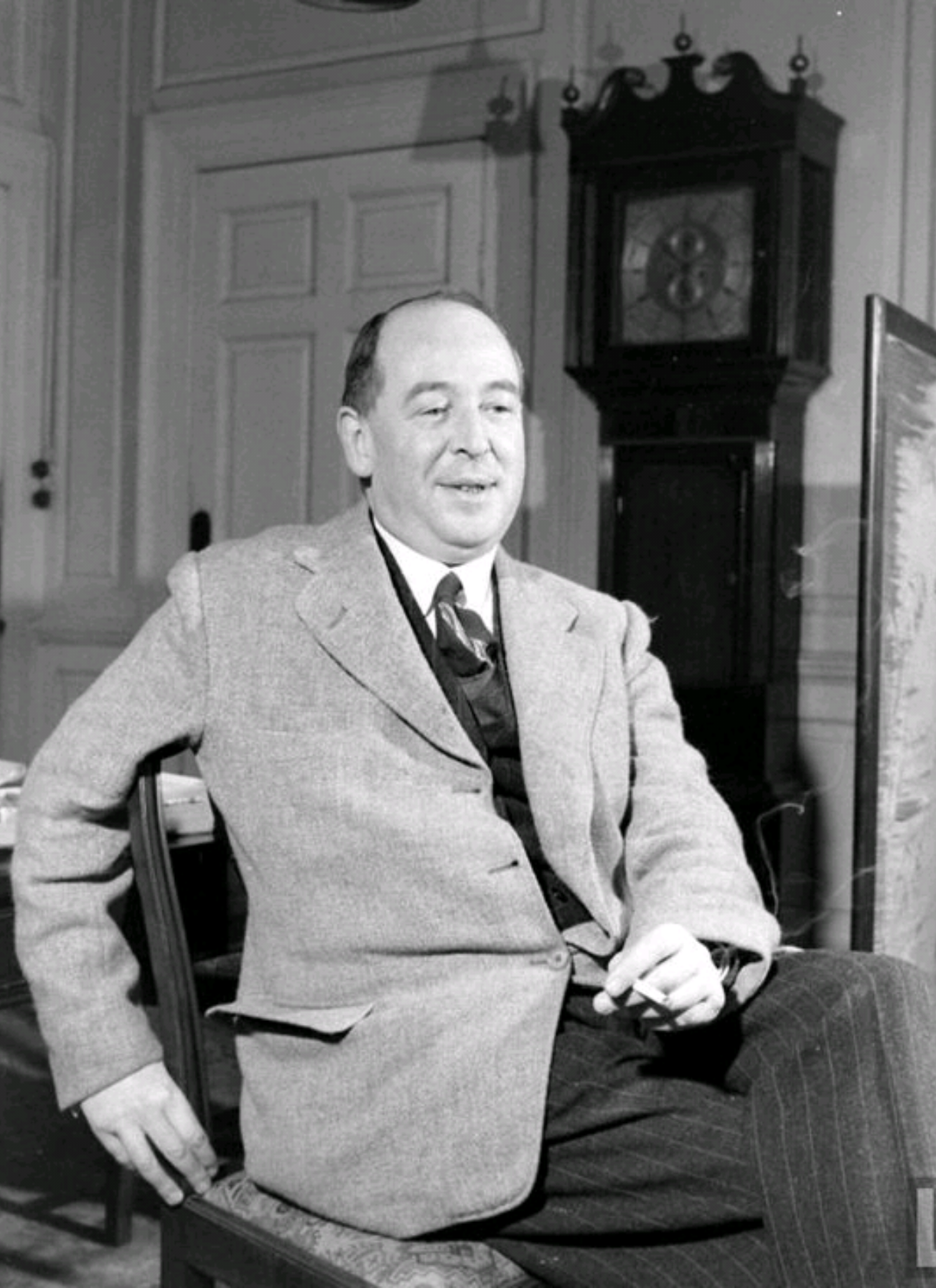 Um texto profundo sobre fé, paciência e sabedoria divina. Às vezes, o que não acontece… é o que mais nos salva. #CSLewis #Reflexão #Fé #cxd_filosofico  #DeusSabeDeTudo