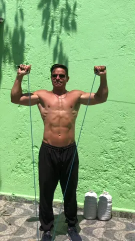 Treino com elástico em casa.#treino #treinoemcasa 