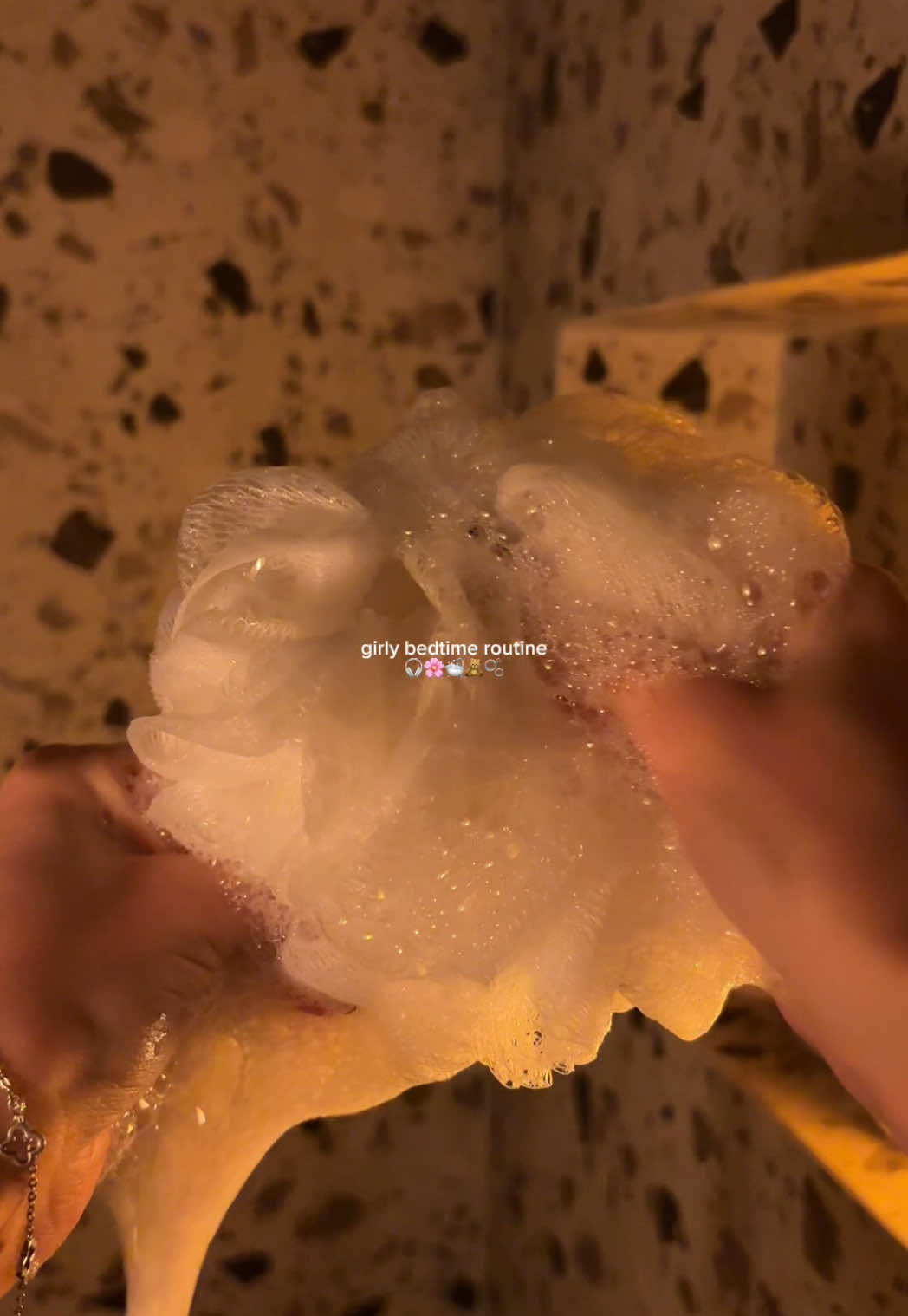 girly bedtime routine - skincare, self-care i joga przed snem 🫧🌸 #nightroutine #girlynight  #soundcore #soundcoreopenear #soundcoreaeroclip  @soundcore by Anker 