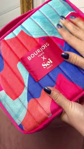 🔊 Chuuut… écoutez ça ! On vous dévoile quelques cases du Calendrier de l’Avent Bourjois x @SoiParis. Entre nouveautés et iconiques en tailles réelles, préparez-vous à adorer chaque jour de décembre… et à refaire votre trousse make-up pour bien démarrer la nouvelle année. 🎄💥 #BourjoisxSoiParis #UnboxingASMR #CalendrierDeLavent