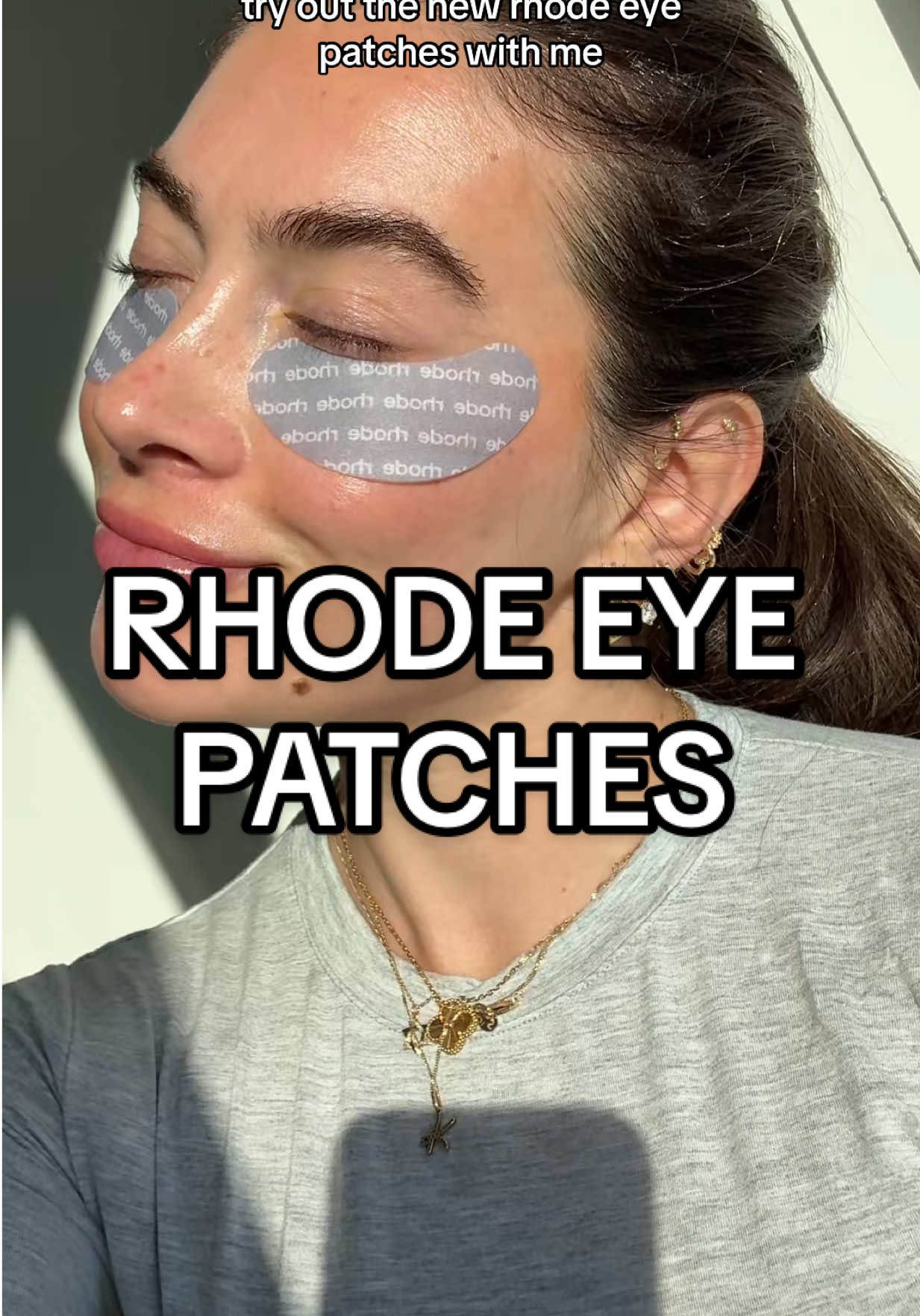 So cooling I’m obsessed @rhode skin and they don’t slip!!!! #eyepatches #peptideeyepatches #rhode #skincare 