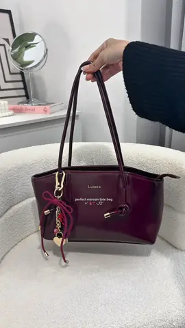 Warna maroon cakep banget ❣️✨ #taswanita #totebagwanita #lunera #taskuliah #taskerja 
