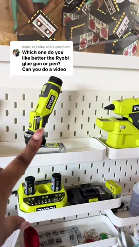 Replying to @Phibe Win  i don’t really have a favorite between the two.  I use the @RYOBI Tools USA glue pen for my smaller projects and the glue gun for my larger projects  #gluegun #ryobigluegun #ryobigluepen 