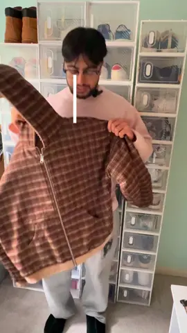 Might be the no.1 glazer, but this jacket is too damn nice @EXPERIMENT FIVE @5ft #fashion #streetwear #jacket #hoodie #perfect 