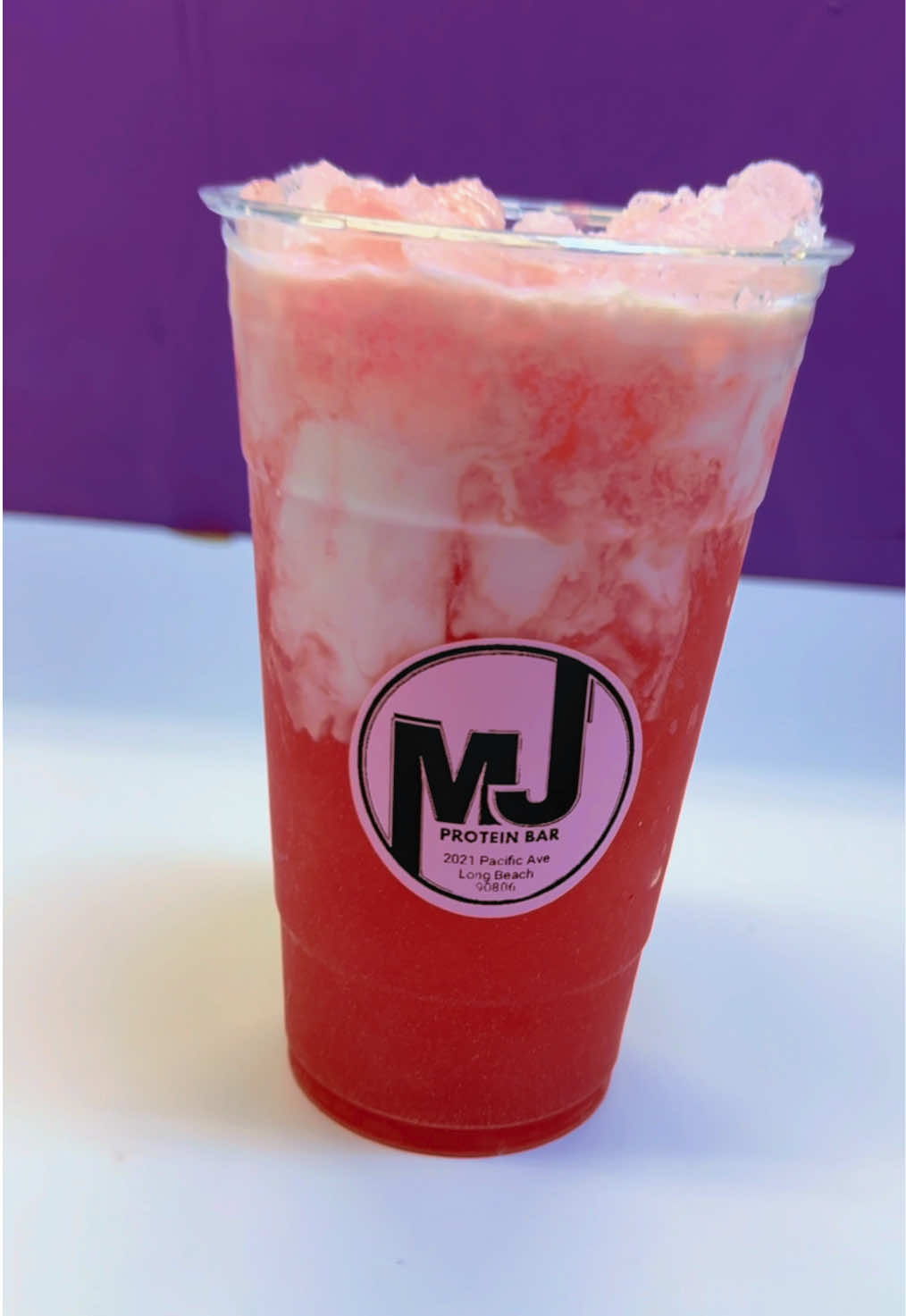 FAT BURNING DRINK🔥 💕 Freshly made at MJ Protein Bar 📍Long Beach, CA #Proteinshake #cookiesandcream #longbeach #healthyeats #supportlocal