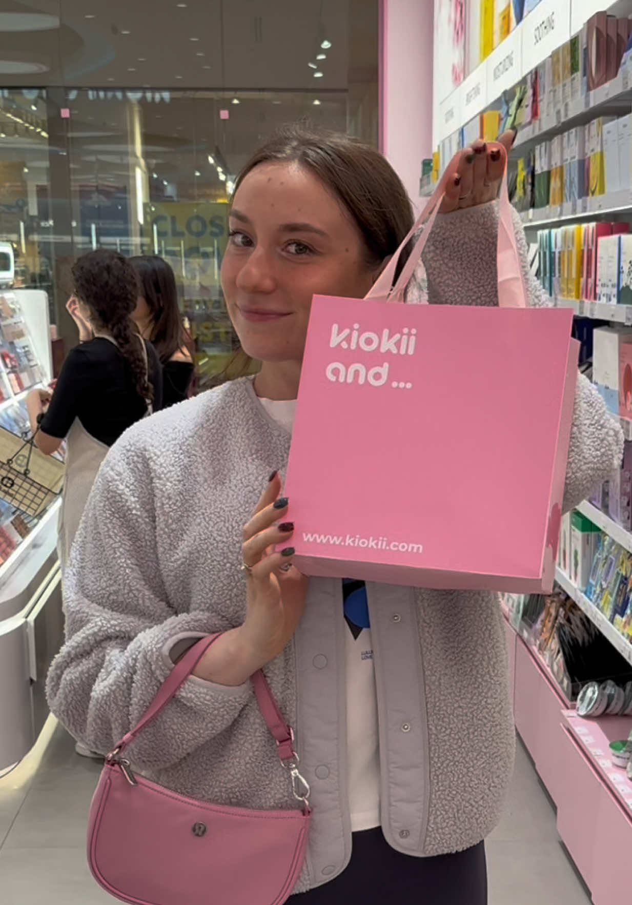 We loooove Asian beauty and luckily, a new cutie shop opened up at Vaughan Mills 👀🎀 #kbeauty #asianskincare #kiokiiand #vaughanmills 