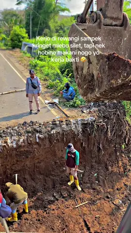 Jan mendo 🤣🤣🤣#operator_excavator #fyp #kulicangkul🇲🇨indonesia #gajimingguan #fyppppppppppppppppppppppp 
