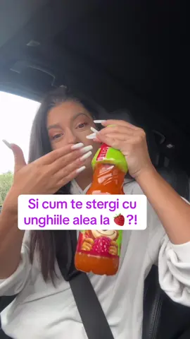 Pentru cei care cred ca ghearele ne incurca in treburile zilnice 😂 depinde de treburi, le raspund eu 🤷🏼‍♀️ #unghii #femei #caterinca 