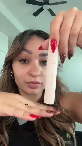 Rare Beauty Universal Stroke Mascara = lifted, fluffy, natural lashes in one swipe 🤍✨  @Rare Beauty  #RareBeauty #EverydayMakeup #CleanGirlMakeup  #mascarareview #rarebeautymakeup 