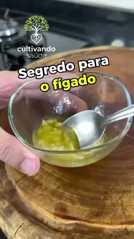 Misture azeite com dente de alho! . . . . . #SaúdeNatural #BemEstar  #rotinaemjejum #DicaRápida  #RemédiosCaseiros 