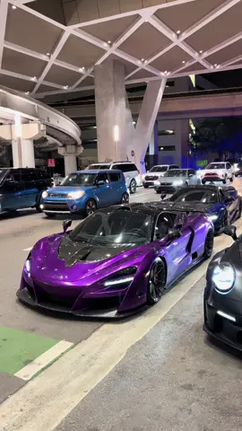 Supercars in the city #cars #mclaren #mclaren720s #carsoftiktok 