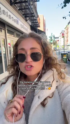 In need of a little spoooky festivities in our lives!!! 🎃 #nyc #halloween #walk 