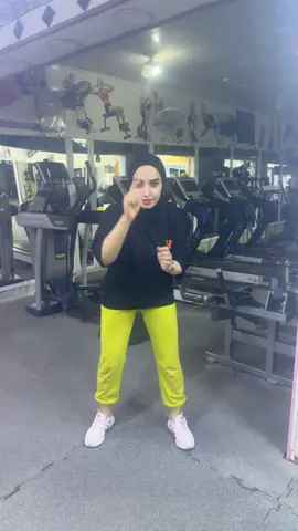 ⁨	الم بالبدايه وتشنج بالعضلات وبعدها شد وترتيب بصوره رهيبه # كابتن رسل⁩