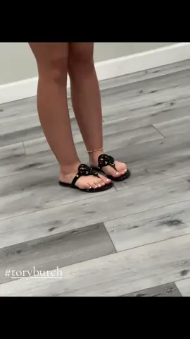 What are these….. #toryburch #toryburch #bergin#whatarethose#dadjokes