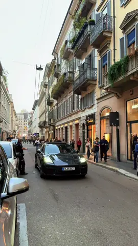 Via Montenapoleone Milano 🇮🇹 #italia #milano 