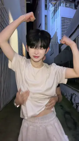 2 big boys @SEWON🖤  #dance #dancetrend #fyp #viral #softboy 