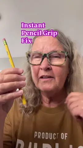 Why does a good pencil grip matter anyway? ✏️ it makes writing more comfortable ✏️ it helps kids form letters correctly ✏️ further builds fine motor skills. research shows us that learning to print is good for the brain! Don’t move the keyboarding too soon. #PencilGrip #iteachk #readingteacher #writingteacher