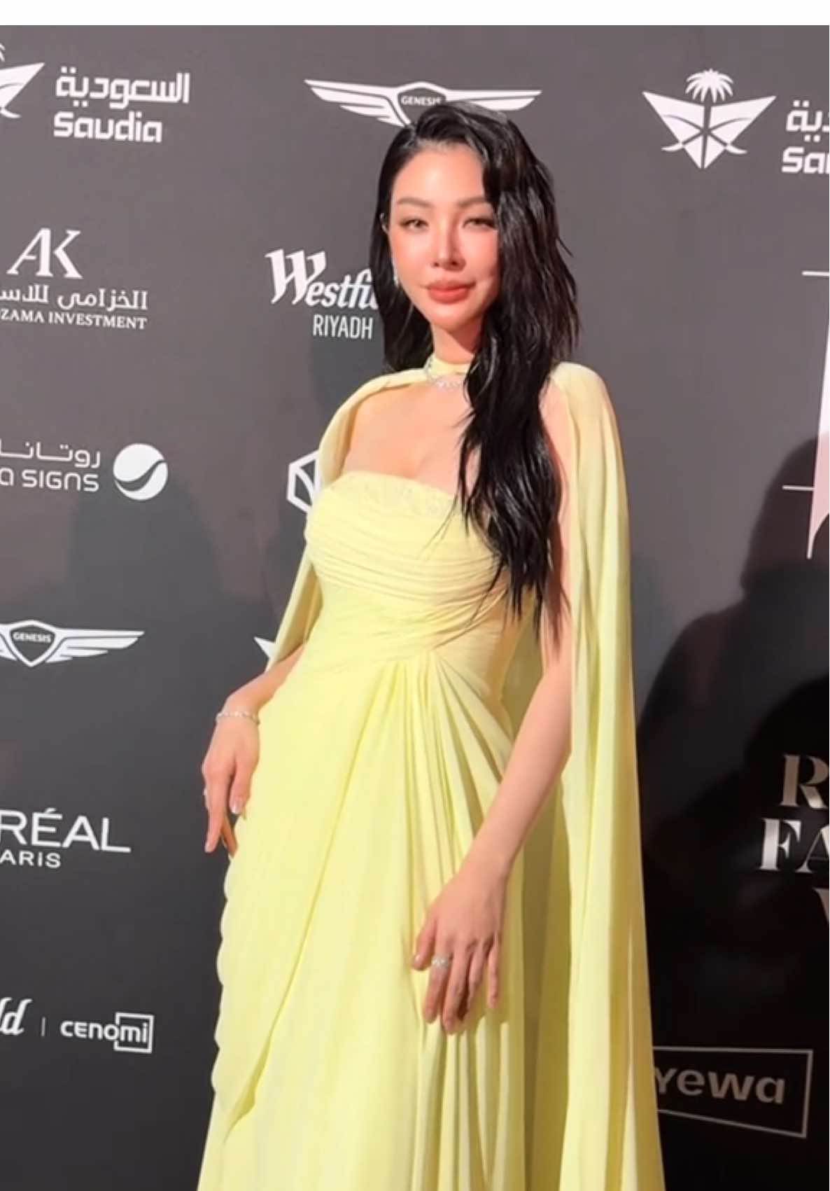The beautiful FAYE in Riyadh Fashion Week 💛 #Faye #fayeperaya #riyadhfashionweek #rfw #ksa