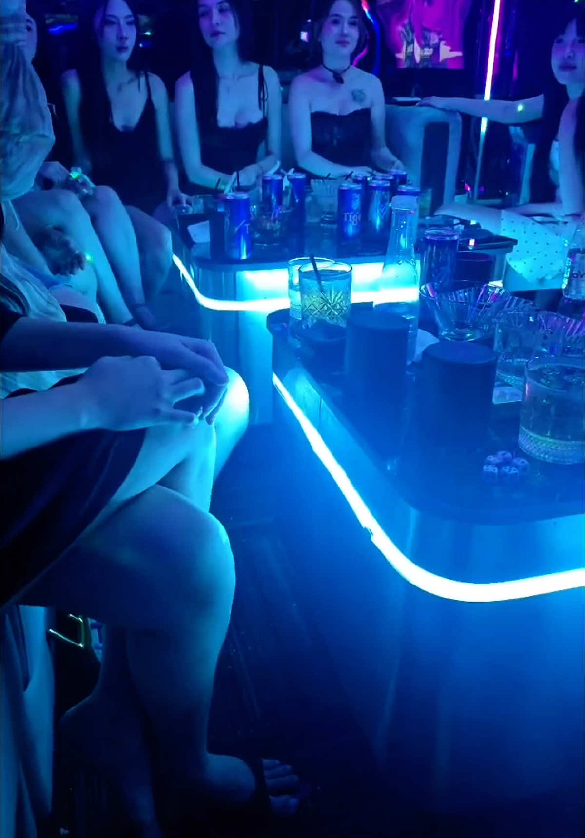 快來選擇你的女孩 🍻💃💸