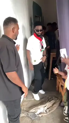 كنترول نابليون رئيس اللجنه العليا لتنظيم مهرجان الزمبار دعم متضرري   حرب السودان  في الولايات ( مسرح القضارف) 