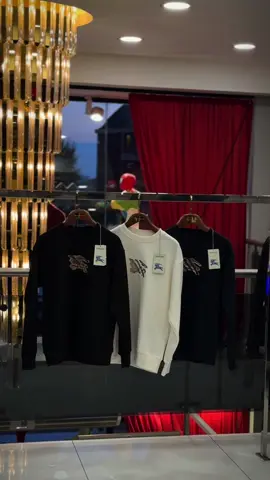 BRANDROOM – where premium wholesale meets global fashion. From Türkiye to the world 🌍 We design, produce, and ship custom clothing at scale. Drop your label – we bring it to life. Trusted by professionals. Follow for more 🔥 . BRANDROOM – حيثُ الجودة تلتقي بالأناقة العالمية. من تركيا إلى العالم 🌍 نُصمّم ونُنتج ونُرسل بالجملة بجودة عالية واحترافية. أرسل علامتك التجارية – ونحن نحولها إلى حقيقة. تابعنا لمزيد من الإبداع 🔥 . BRANDROOM — там, где мода и качество соединяются. Из Турции по всему миру 🌍 Производим, разрабатываем и отправляем оптом. Назови свой бренд — мы воплотим его в реальность. Подписывайся, чтобы увидеть больше 🔥 . BRANDROOM – donde el diseño de calidad se une con la moda global. Desde Turquía para el mundo 🌍 Diseñamos, producimos y enviamos ropa al por mayor. Tú pones el nombre — nosotros hacemos el resto. Síguenos para ver más 🔥 #brandroom #wholesaleclothing #fashionmanufacturer #bulkorders #customproduction          ‎     