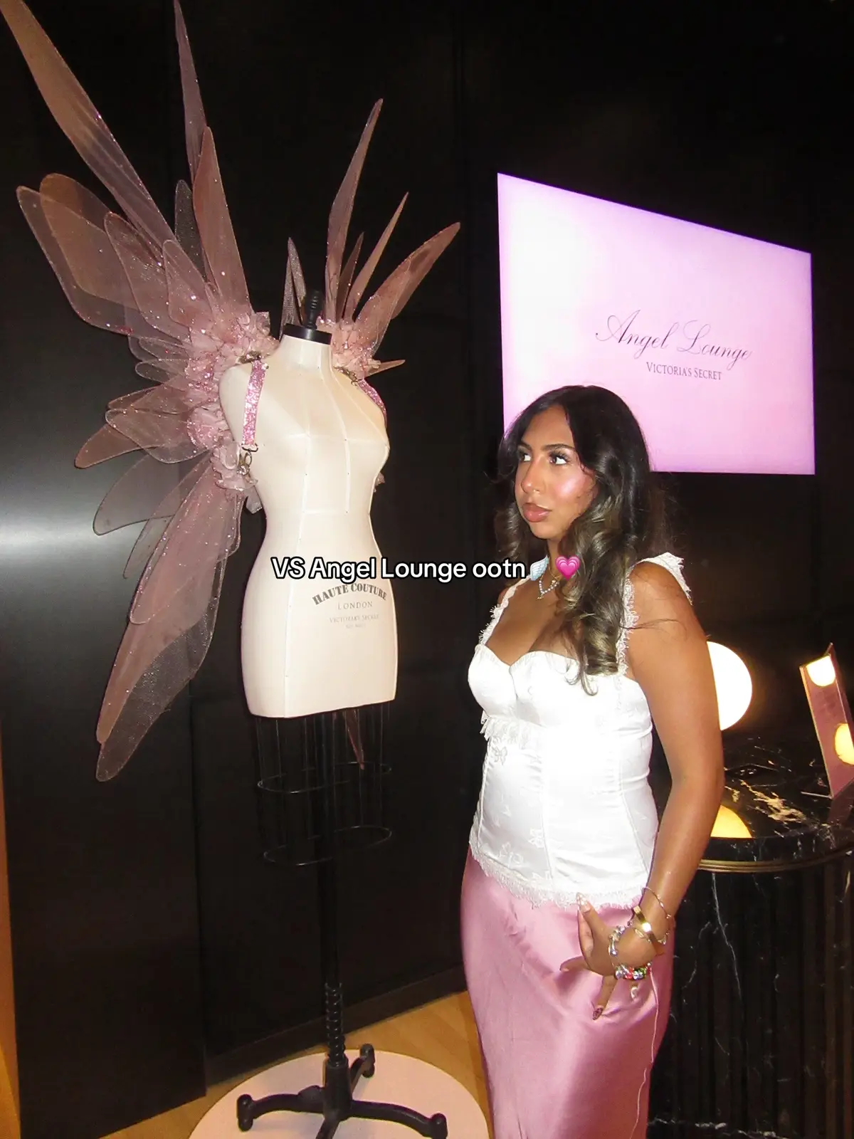 so happy to have attended the @Victoria’s Secret angel lounge with @Intern Queen and @VSPINK it was an amazing night! 💗✨#vsangellounge #vsfashionshow #vsangel #vsfashionshow2025 #vspink 