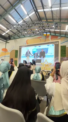 Kalau ada yang bisa kaya gini ditempat lain kasih tau cepet dimana ?? Bangga banget loh aku dari 6000 karyawan aku bisa jadi 75 orang terpilih disini😱😭😭😭 #1mstarparagon #goldentiketparagon #beautyadvisorparagon #baparagon #paragon 