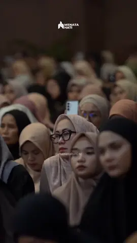 20:00 @ahilmanfauzi @Menatahati.tc #ustadzhilmanfauzi 