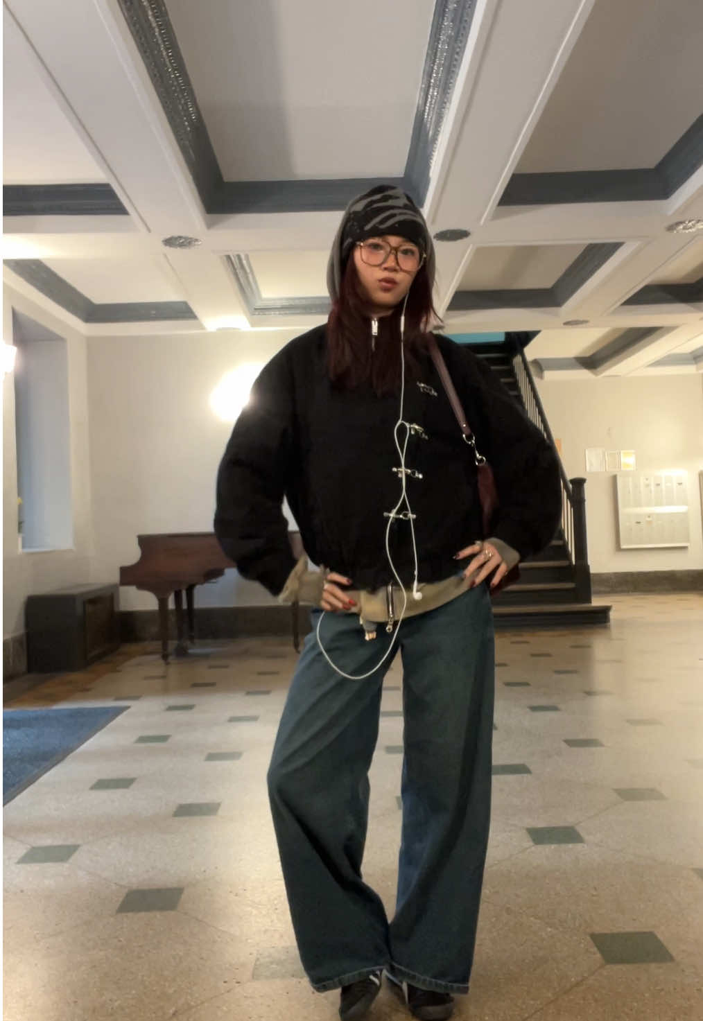 jacket from @aelfriceden_ny on other news i just bombed my midterm… also why is it so cold #nycfit #outfitinspo #OOTD #lolz 