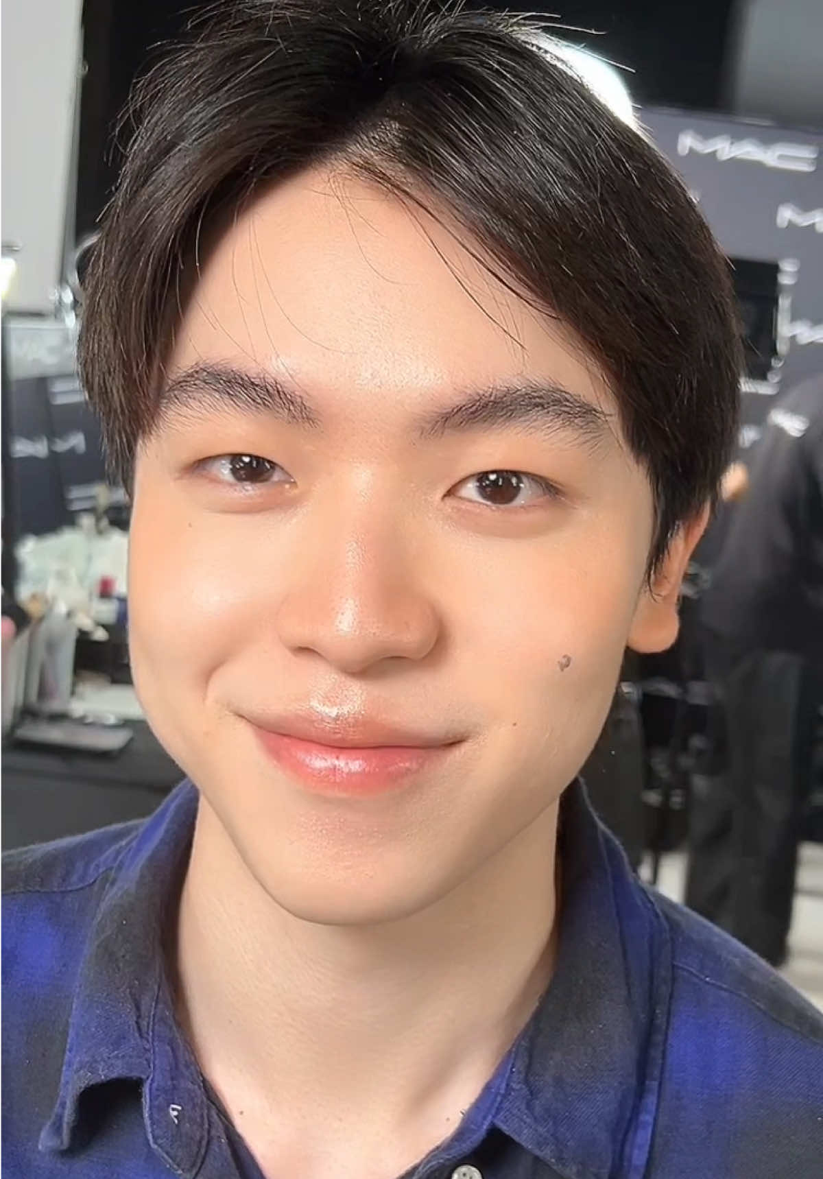 MAKEUP BY ME MODEL FROM @วิวิศน์ยูอะเมรี่คริสถึงคุณ แจกความสดใสมากพ่อคุณ @maccosmeticsthailand @maccosmetics M•A•C BACKSTAGE BIFW 2025 ISSUE SHOW @ISSUETHAILAND. #maccosmeticsthailand #macartistthailand #macartistrythfy26 #macartist #bifw2025 