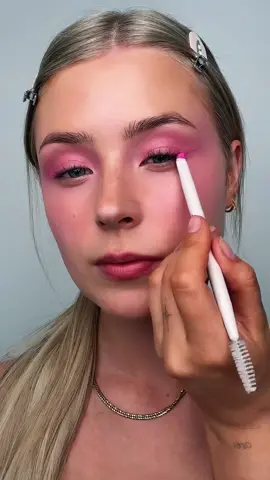 Calling all pink obsessed party goers this Halloween ✨ we’ve got the look for you 🪽🎀🫧 Shop Pink Witch and all other Halloween looks, with 3 for 2 across all Beauty at Superdrug 💗 #superdrughalloween2025 @Bex 🧚🏻‍♀️ @Studio London 
