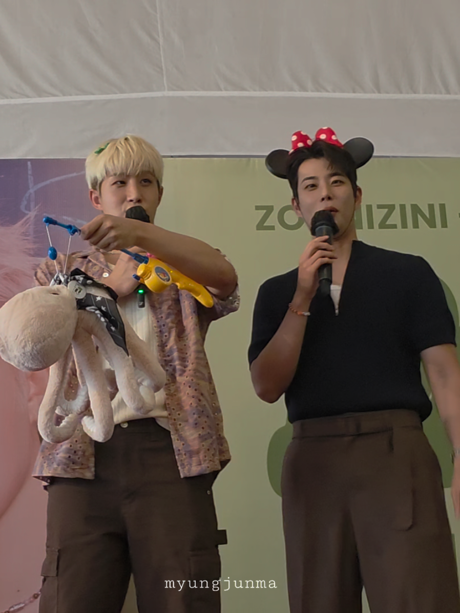 I told MJ and Jinjin its delicious 🤣 and their reaction was so funny hahaha 😅 #엠제이 #MJ #진진 #zoonizini #dice 