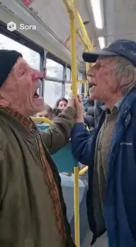 2 שיכורים רבים 😂 כמובן שזה סורה 2 חח #סורה2 #אוטובוס #מסטולים #שתיינים 