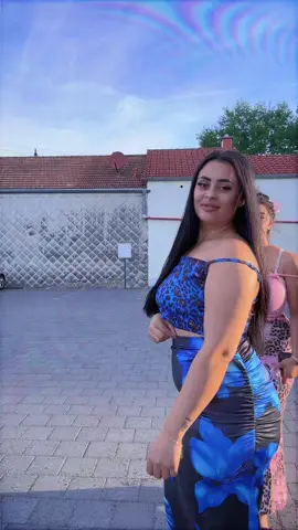Ce sală mocanule noi vrem jumeri cu  ceapă !🐽🐽😂