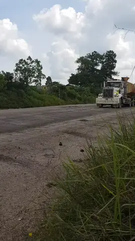 #kenworth bagi yg pernah ngerasain pedal kopling+goyang janda sesar satu ini mari kumpul🤣