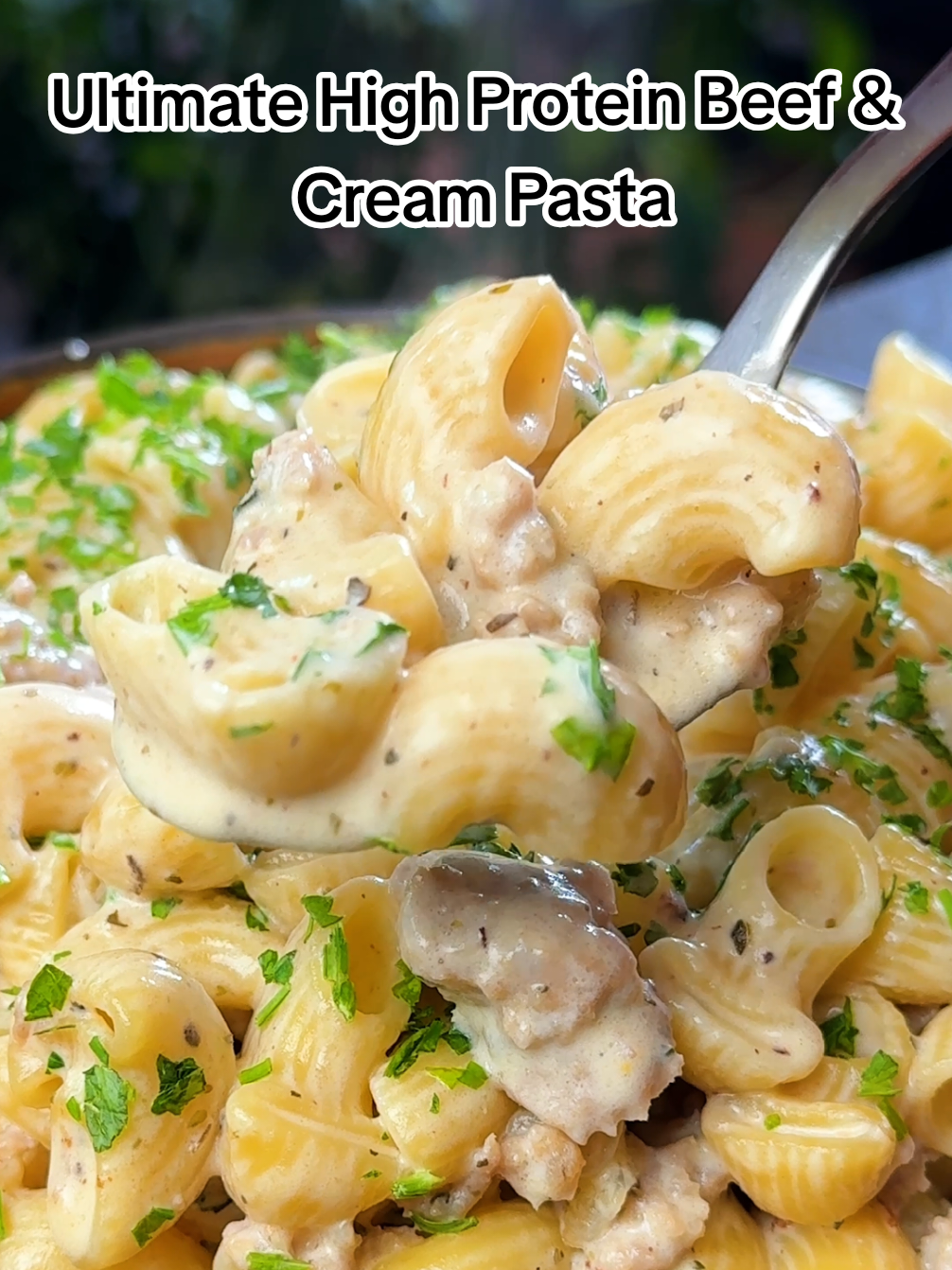 The Best High Protein Meal😍 This is, by far, my favourite easy to make high protein meal! It is so quick to cook and yet so yummy and delicious! 🔥 Creamy AND healthy, it's impossible not to love it! ✨ Calories : 701kcal Protein : 53g Carbs : 60g Fat : 28g Add your favourite fresh herb at the end to make the most of it! Instructions and measurements are in my Healthy & Happy Cookbook, link in bio🥰 Bon appétit,  James❤️ #pasta #beef #delicious #food #Foodie 