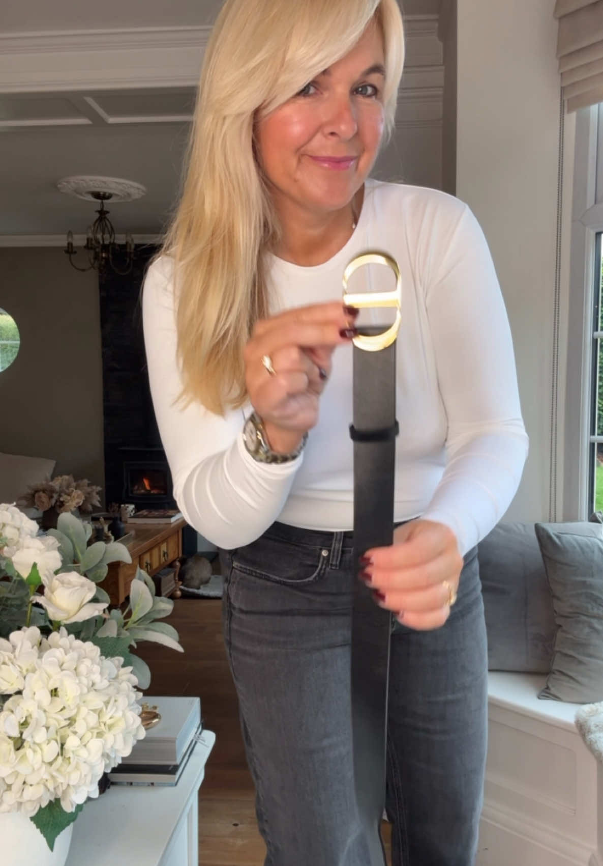 A classic look with a grey blazer  Blazer and top H&M  Jenas and boots @Marks & Spencer  Lipstick @Zoevacosmetics shade Sofia #fashion #over40 #styling #outfit #styletips 