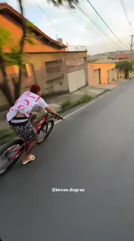 LiLi cantou 🤬2️⃣2️⃣