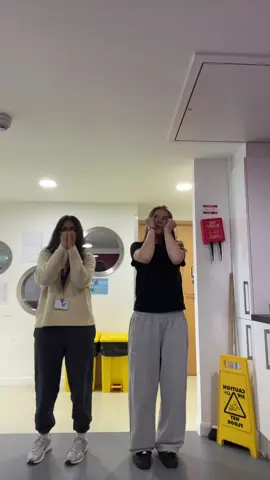 dancing aunties @ishitakarve @karolina 🌟 #viral #tiffin #xcyzba #dance #fyp 