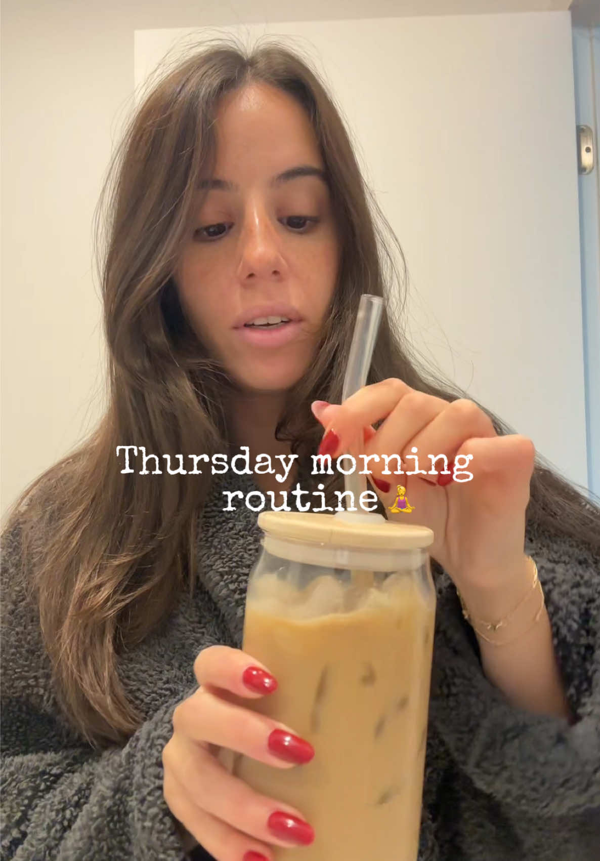 Thursday morning with a side of @Gabby George 💪🏻💁🏻‍♀️ #grwm #routine #workout #morning #fyp 