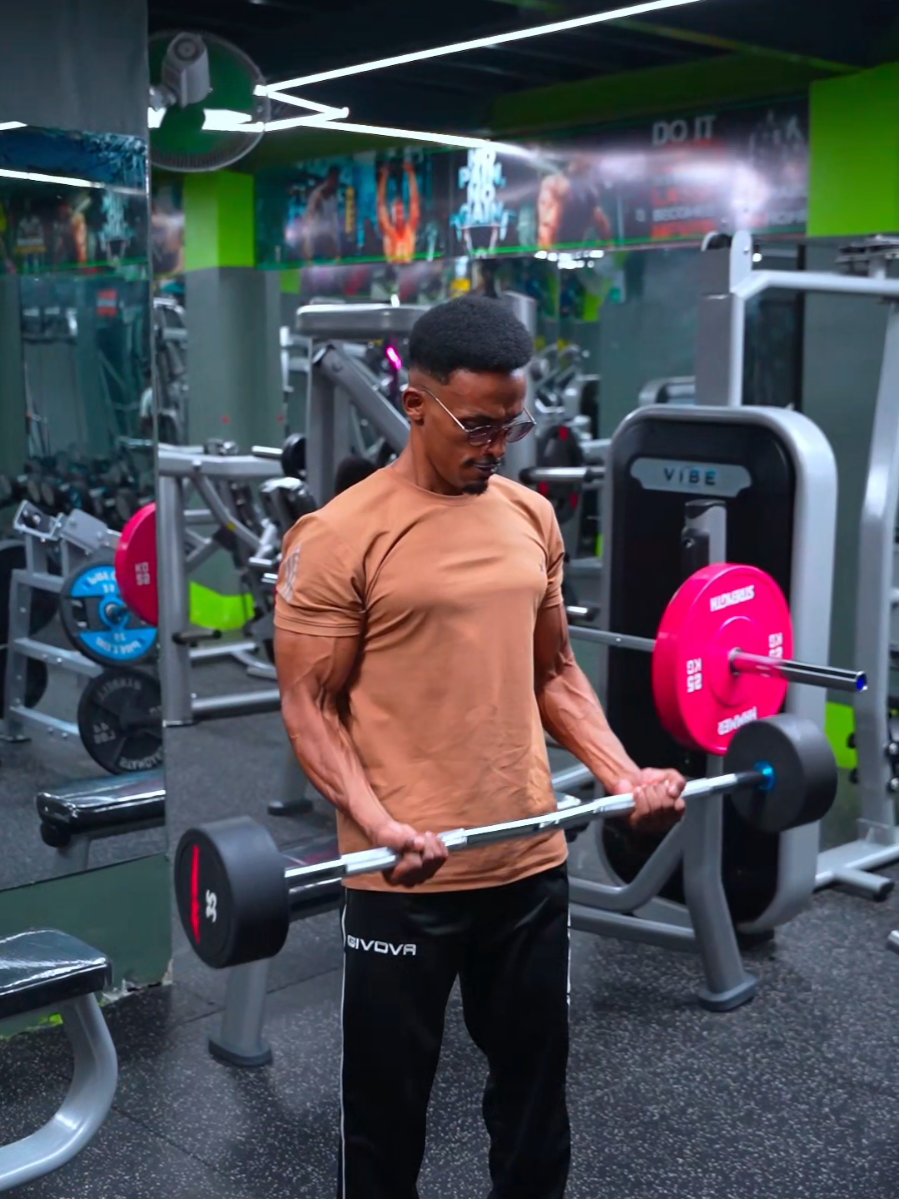 the vibefitness Gym 🏋️‍♂️ 💪 #wrkhrd #motivation #somalitiktok #fit #nevergiveup 