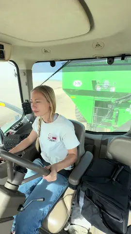 I am really happy with how user-friendly my tools from the @John Deere Precision Essentials Kit are - it doesn’t take much to get my employees trained! Machine Sync is a GREAT example here at Harvest time. The best part: no more constantly updating the cart driver on how fast the combine wants to unload! #Sponsored #JohnDeerePartner 