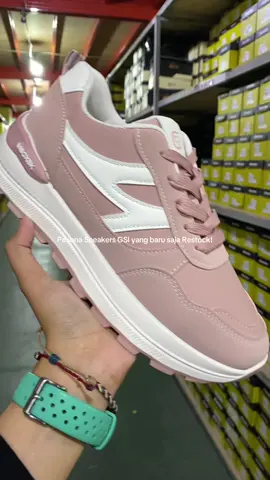 Cakep banget ya sneakersnyaa🤏🏻 #fyp #gudanggsi #sepatugsi #fypdong #racunsepatu 