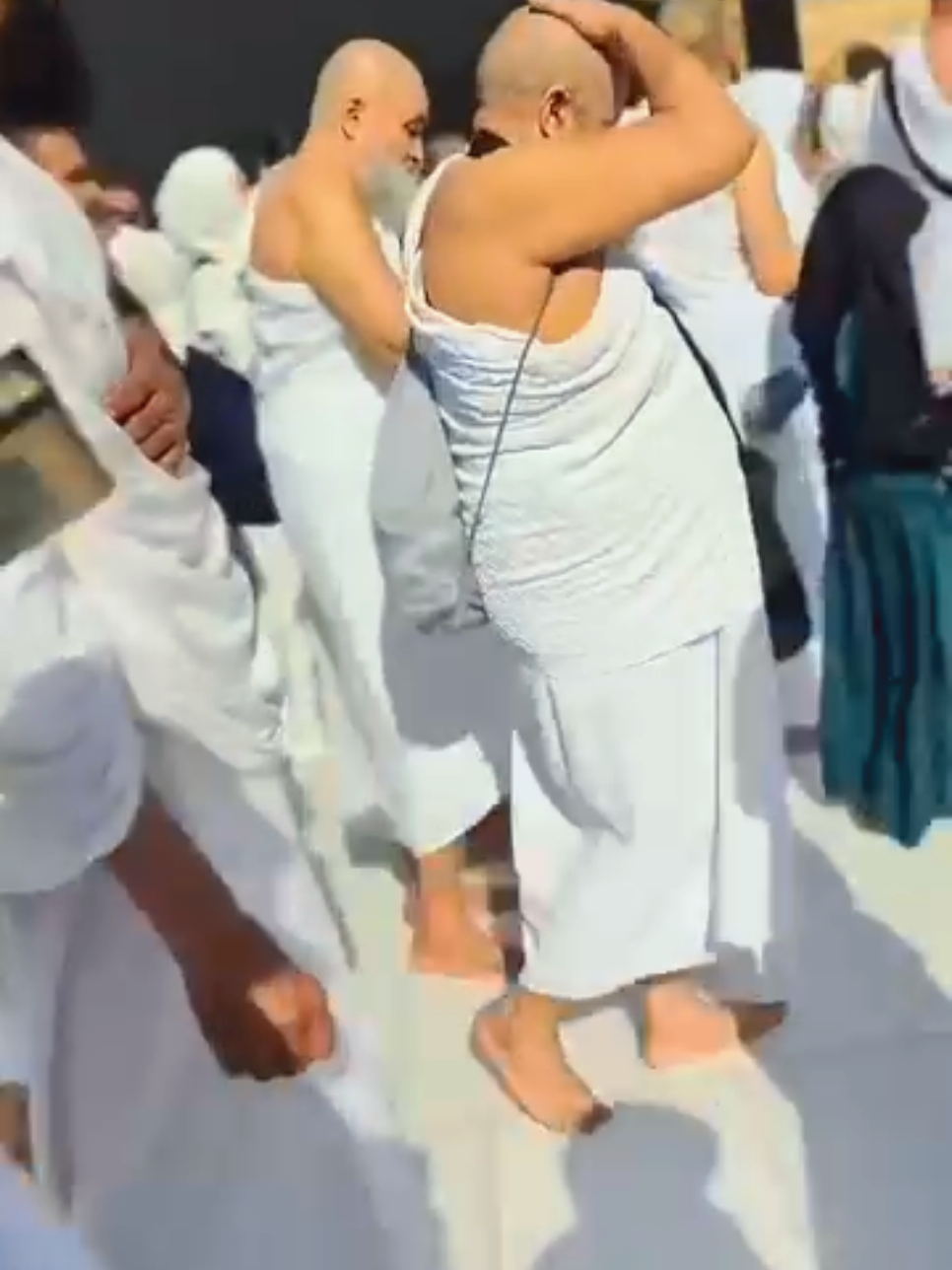 *امیر اہلسنت دامت برکاتہم العالیہ  عمرہ ادا کرنے کے کے کچھ مناظر❤️🌹❤️* 15/10/2025 #travel #foru #foruyou #CapCut #viral 