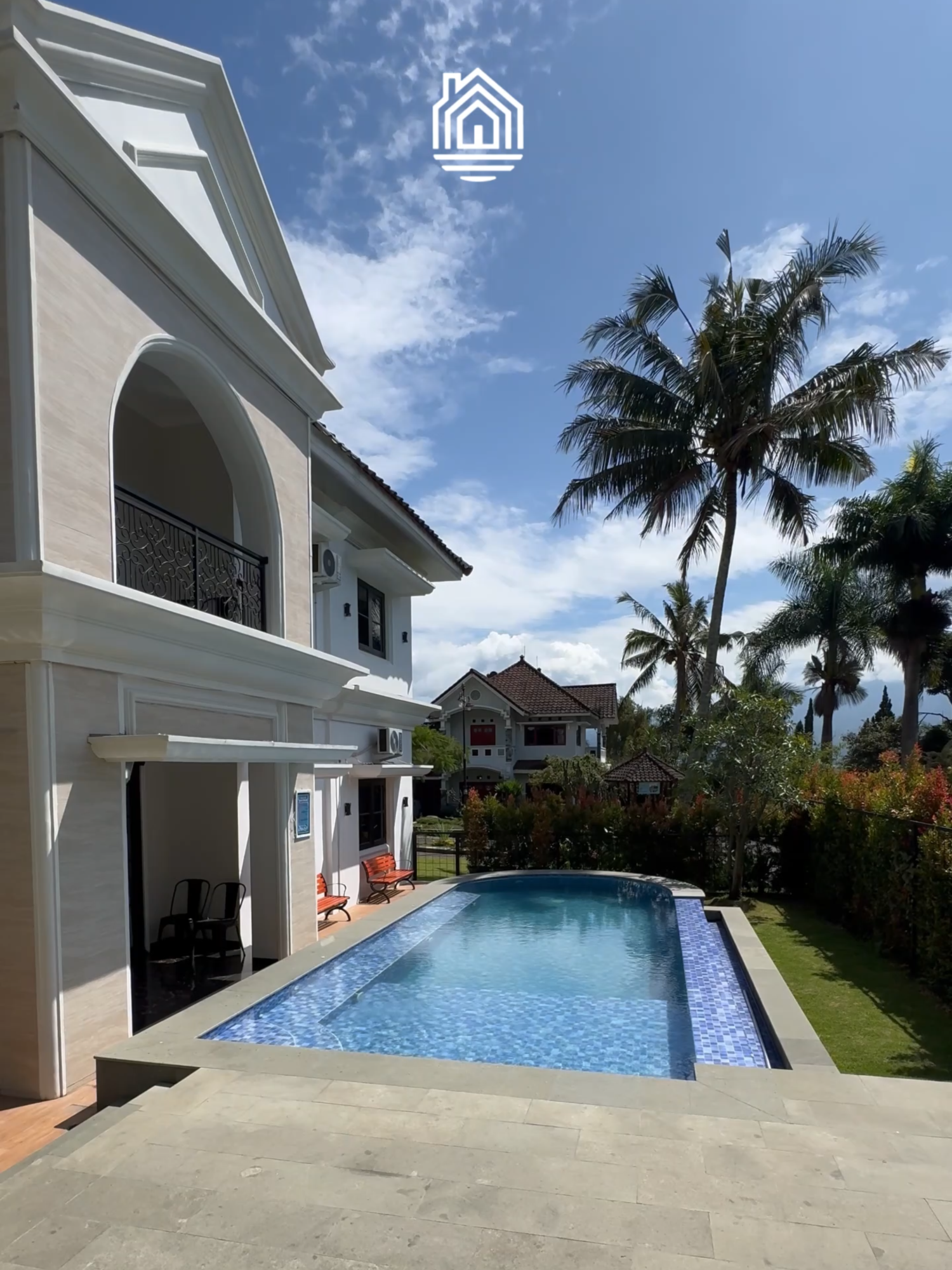 Rekomendasi Villa estetik kapasitas banyak🙌 📍 Villa Crystal Batu Fasilitas : - 10 Kamar Tidur - 10 Kamar Mandi - Living Room - Smart TV - Carport - Private Pool - Billiard - Kitchen Set - BBQ Set More Information 👇 ☎️ +62 877-7762-5123 #villamurah #villamurahbatu #villabatu #villamalangbatu #rekomendasivilla #villaaesthetic #villasonggoriti #villatretes #rekomendasivillabatu #fypツ #fyp #fyppppppppppppppppppppppp #fypage #staycation #staycationbatu #viral #villaviral #villaviralbatu #batu24jam #malang24jam