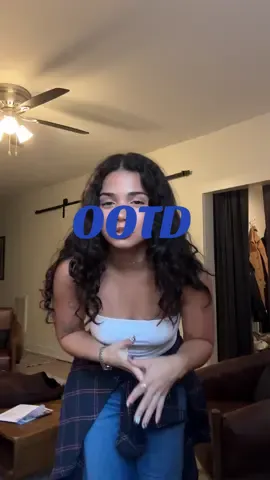 It’s officially mid October top & bag: @Gap                           Jeans & flannel: @Old Navy  Shoes: @Onitsuka Tiger #OOTD #fypツ #latinastiktok #fashiontiktok 