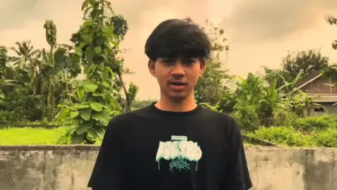 _17 Oktober 2025 Haii mas reza @Z  !!  HAPPY BIRTHDAY Yaa  hari ini adalah hari ulang  tahunmu, selamat bertambah  usia semoga sehat selalu,  lancar rezekinya, makin sabar  dan kuat dalam menjalani  kehidupan ini dan tetap menjadi mas Luky Reza Kurnia yang aku kenall 💗 maaf belum bisa ngucapin secara langsung dan ngasih apa-apa seperti fans-fans yg lainnya, dan maaf belum bisa ketemu mas reza dan juga tim gsky secara langsung, karna kehalang jarak 🥹. intinya buat mas reza dan tim gsky semoga kalian sehat selalu dan tetap selalu kompak dan juga gsky makin jaya dan sukses, aamiin... aku sayang dan bangga sama kalian semua dan terimakasih juga sudah menghibur kami💗 tunggu aku, diwaktu yang akan datang buat ketemu kalian semua 💗#masreza #lukyrezakurnia #masrezagwsm #gwsmfamily#srotoptv#kusumawaraofficial#y2kcrew  #gwsmlovers👹 