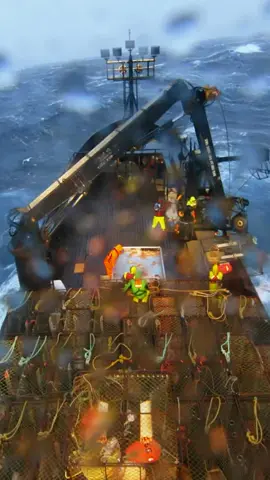 Under seriously dangerous conditions, the Wizard crew scrambles to work between monster waves. Friday at 8P on #DeadliestCatch.