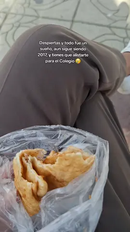 me da nostalgia, pensar que los años van pasando muy rápido #despiertas #todoesunsueño #colegio #recuerdos 